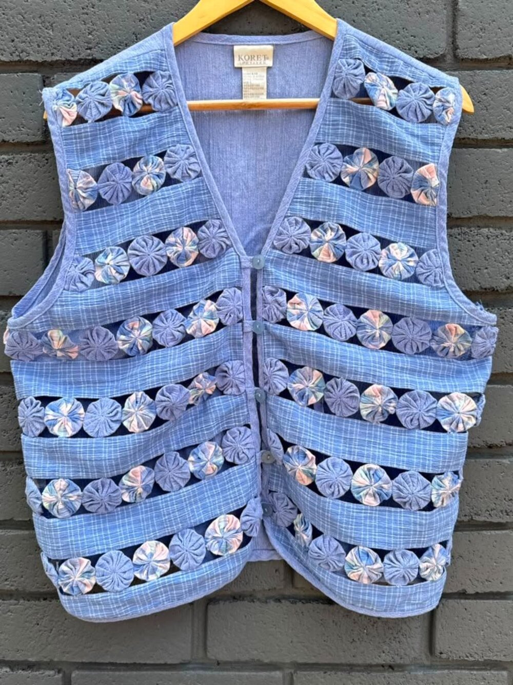 VTG Koret Blue Embroidery Artsy Pinwheel Quilt Patchwork Button Denim Vest Blous